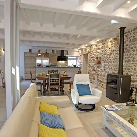 De Charme Avec Spa, Terrasse, Cheminee Et Cour, Ideal Pour Un Sejour Zen A - Fr-1-496-320